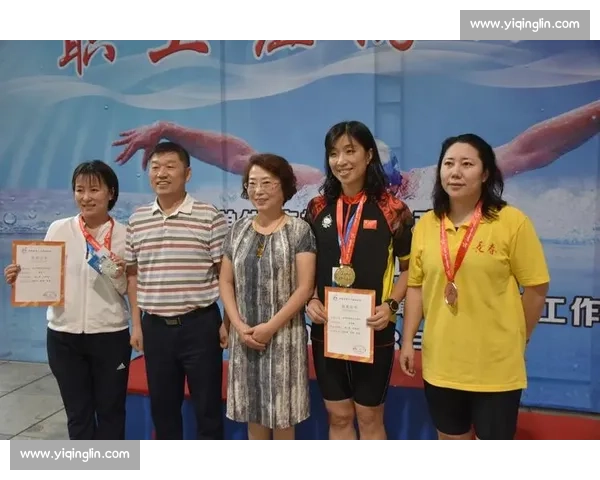 比赛服长袖设计新趋势全面解析 展现运动员风采与舒适度的完美结合